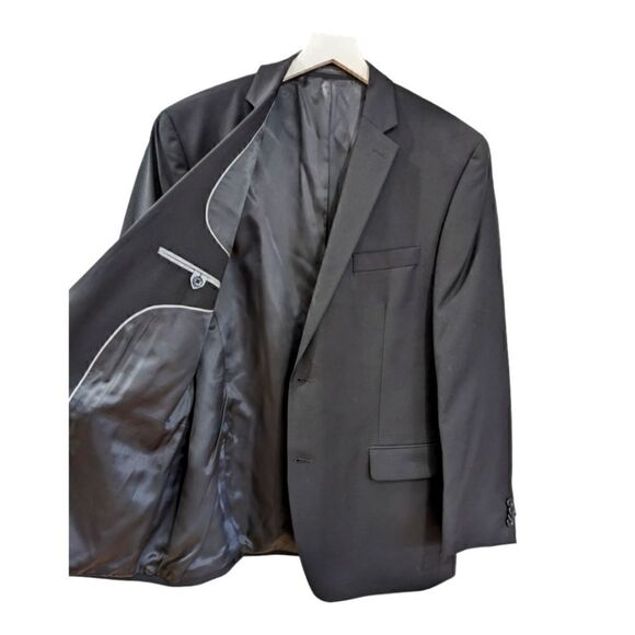 LIKE NEW Michael Kors 100% Wool Men's Solid Black Two Button Blazer Size 44R - Picture 4 of 8